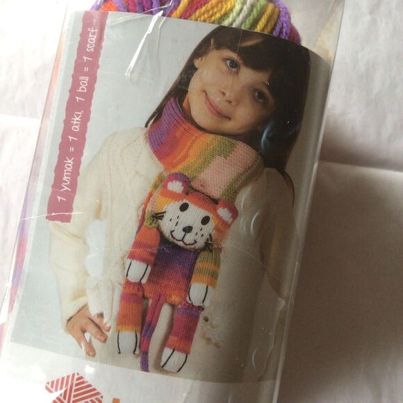 KARTOPU ZAMBAK Knitting Knit Kids Cat Scarf YARN Craft Kit NEW NIB - Picture 3 of 9